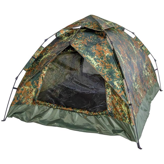 Триместна палатка Monodom Quick-Up Flecktarn, изглед отпред с отворен вход