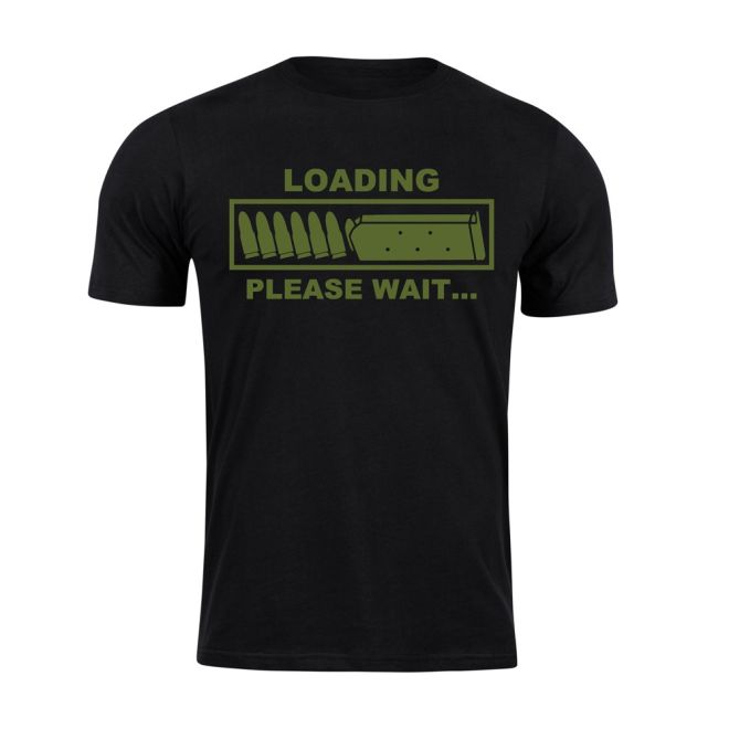 Черна тактическа тениска Loading Tactical със зелена щампа “Loading Please Wait” с патрони и пълнител.