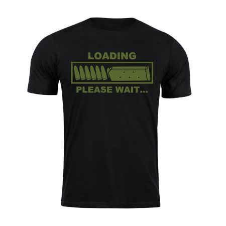 Черна тактическа тениска Loading Tactical със зелена щампа “Loading Please Wait” с патрони и пълнител.